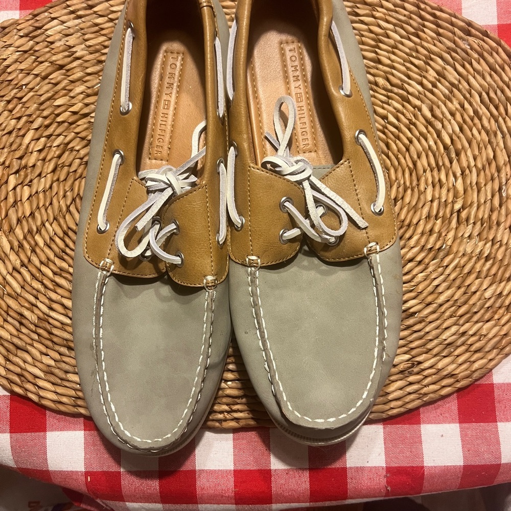 Tommy Hilfiger Two-Tone Tan and Light Gray Leather Boat Loafers